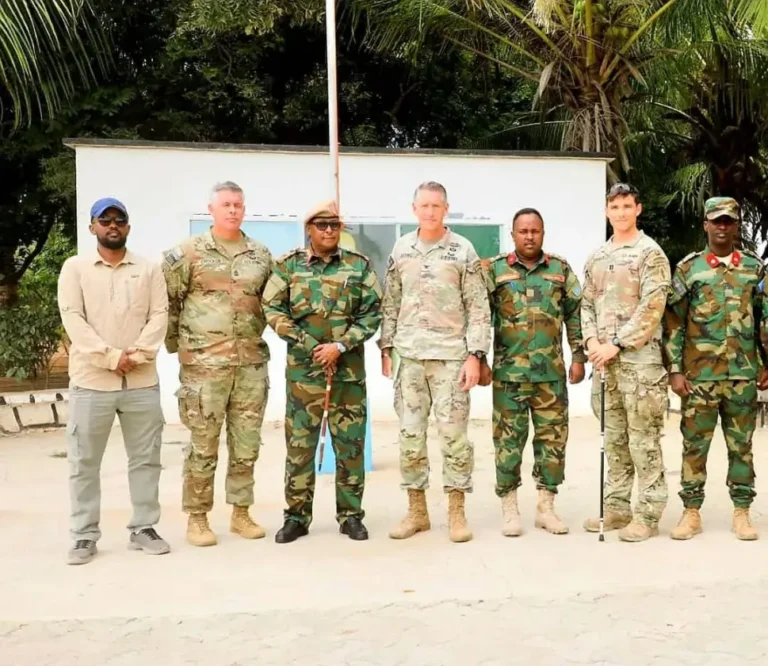Somali and US Military Leaders Discussion on Al-Shabab .