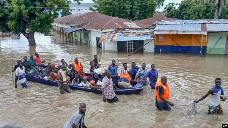 Many People are feared to drown in a river in Nigeria.