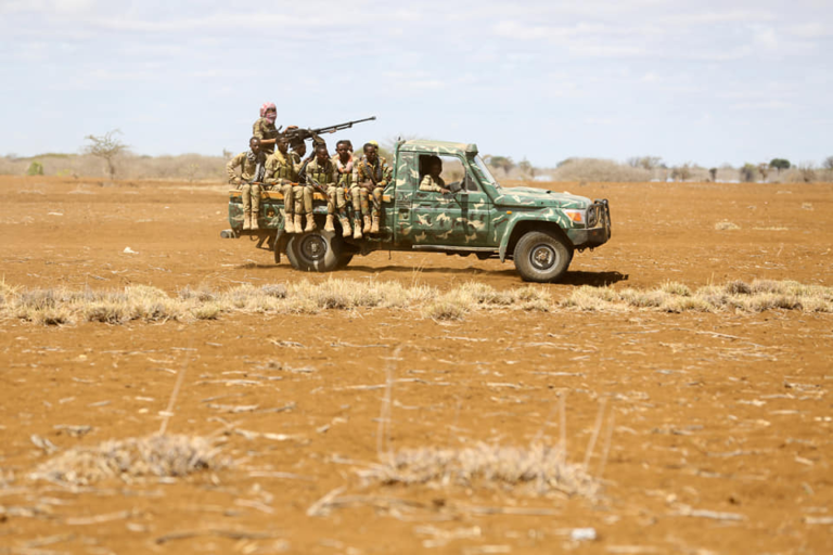 Al-Shabaab attacked the Dervish Army in  Qansax district.