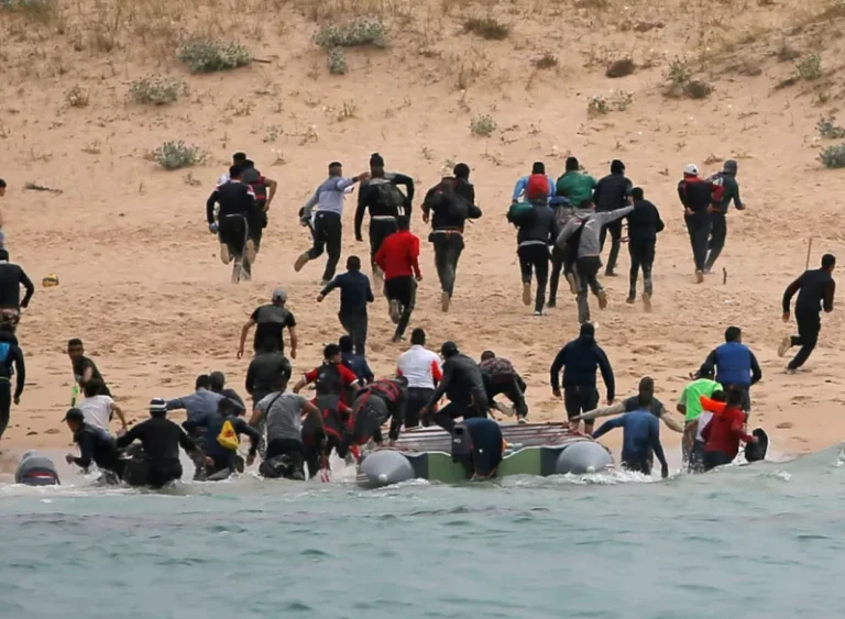 3 Saacadood ka horMaxamed: “Shan maalmood ayaan badda ku dhex jirnay qaarkeen xitaa xanuunno daran ayaa ku dhacay”