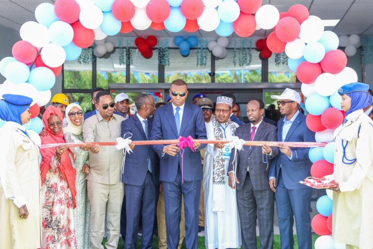 Somalia PM Officiated an opening of  emergency care center .A big achievement in Medical Infrastructure