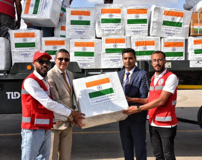 India sends 30tons of humanitarian aid to Palestine