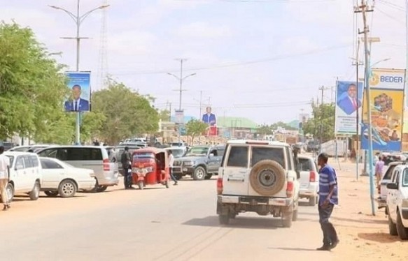 Aabe iyo Wiilkiisa oo afar sano jir ahaa oo lagu dilay duuleedka magaalada Dhuusamareeb