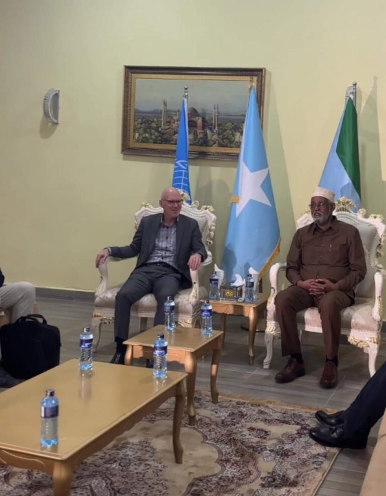 Maxey tahay sababta James Swan uu u tagay maanta Kismaayo ?