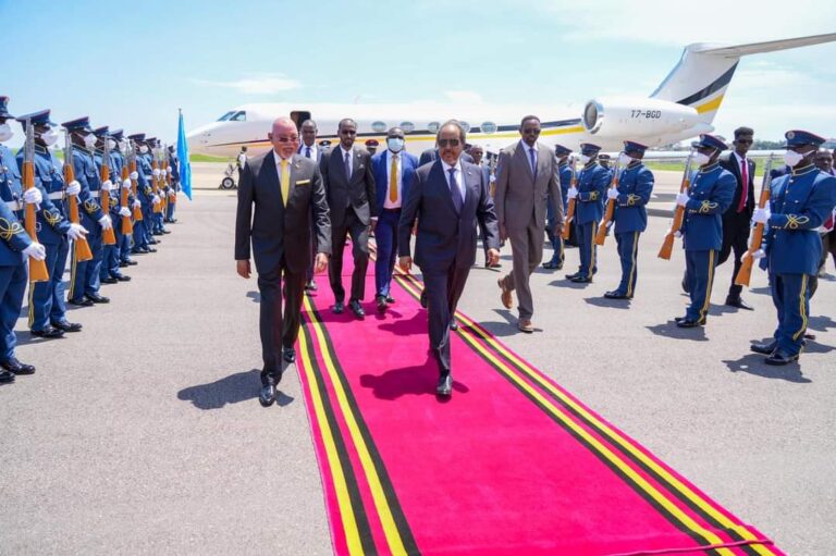 Madaxweyne Xasan Sheekh oo gaaray Dalka Yugandha