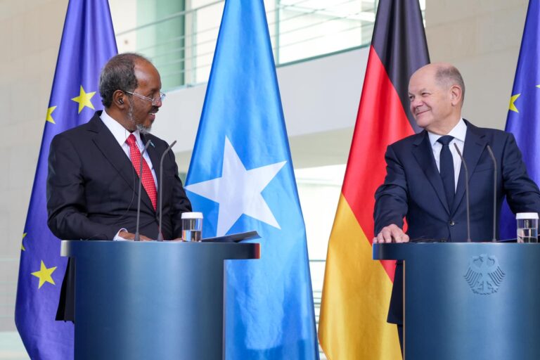 Soomaaliya iyo Jarmalka oo kawada hadlay dib u celinta qaxootiga soomaalida ee ku nool Jarmalka.