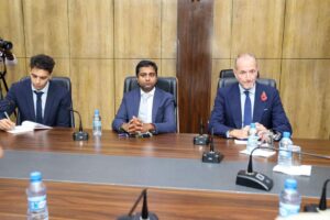 FB_IMG_1730808169059-300x200 Guddoomiye Aadan Madoobe oo la kulmay Safiirka Ingiriiska u fadhiya Soomaaliya