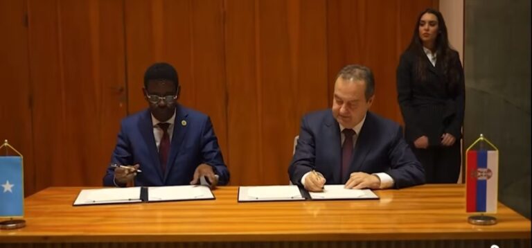 Soomaaliya iyo Serbia oo kala saxiixday heshiis dhinaca amniga ah