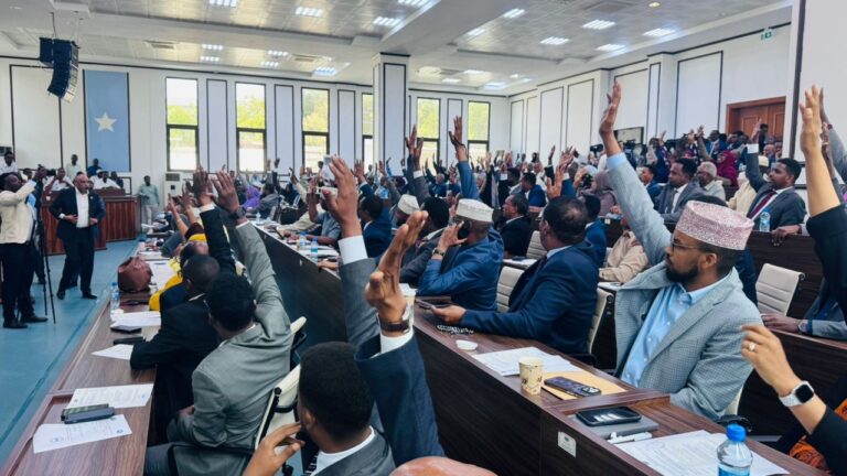 Baarlamaanka oo ansixiyay Guddiga madaxa-banaan ee doorashooyinka iyo sohdimada