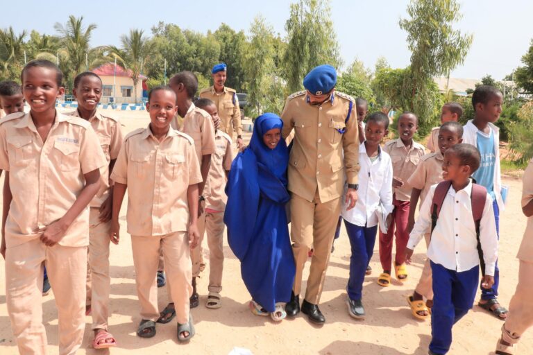 Muxuu ku soo arkay Taliye Asad Diyaano xarunta Barbaarinta Agoonta Ciidanka Booliska ?