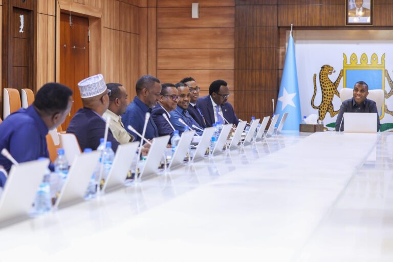 Maxaa looga hadlay kulanka Ra’iisul wasaare Xamsa iyo guddiga madaxa-banaan ee Doorashooyinka ?