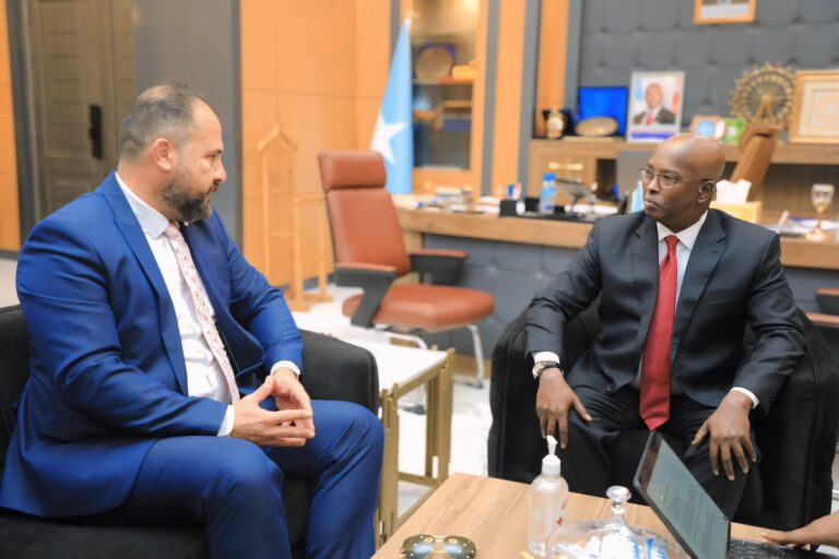 Duqa Muqdisho oo la kulmay madax ka socotay hay’adda TIKA