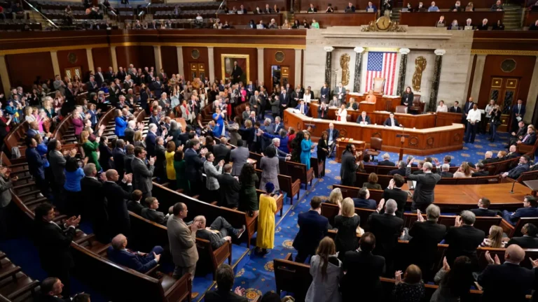 The US House of Representatives approved a temporary budget.