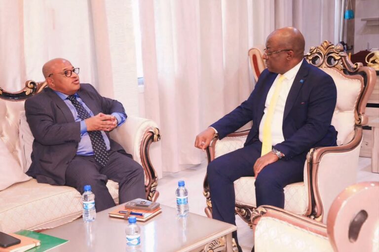 Wasiirka Warfaafinta ee XFS oo kulan la qaatay Wakiilka Midowga Afrika ee Soomaaliya