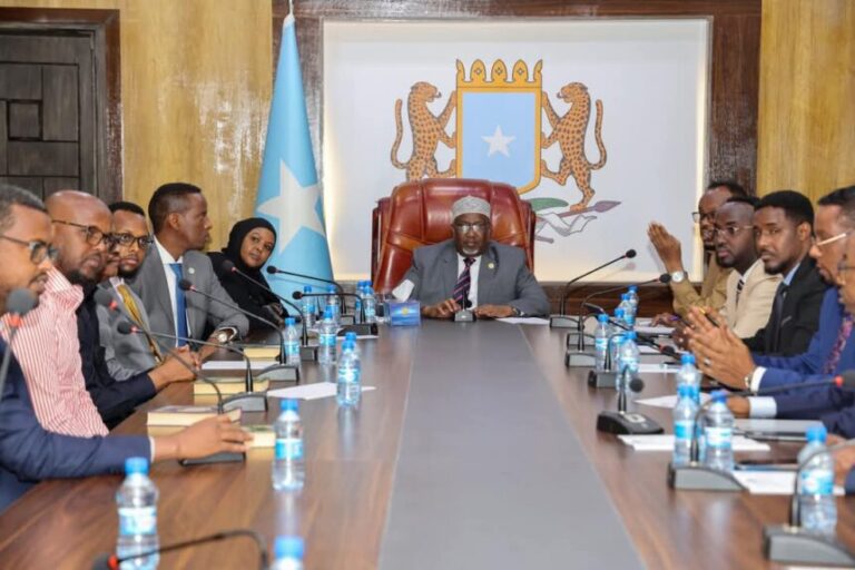 Sheikh Adan Madobe called for a urgent meeting  for the Somalia Federal Parliament.