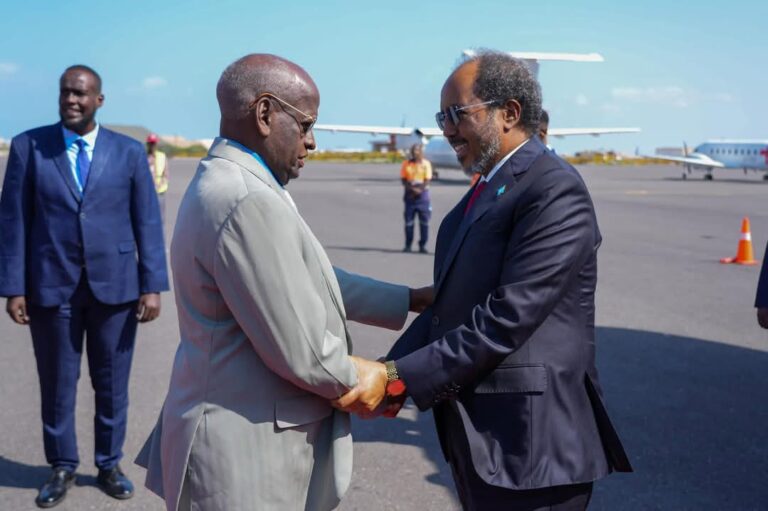 Madaxweyne Xasan Sheekh oo si heer sare ah loogu soo dhaweeyey Dalka Jabuuti
