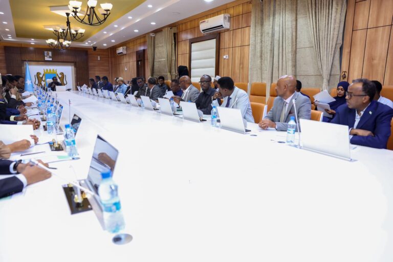 Muxuu ku saabsanaa kulankii golaha wasiirrada ee xalay ka qabsoomay Muqdisho ?