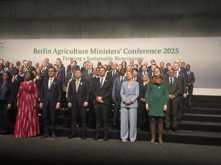 Wasiirka Beeraha ee XFS oo ka qeyb galay shir looga hadlayay arrimaha Beeraha