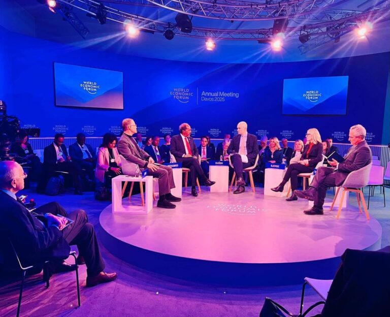 Madaxweyne Xasan Sheekh oo ka qeyb galaya shirka dhaqaalaha adduunka ee Davos