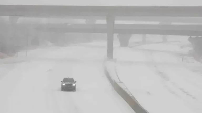 Details and difficult conditions of the storm that hit the United States .