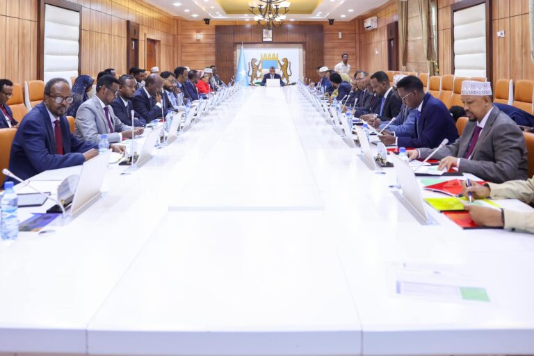 Golaha Wasiirrada oo ansixiyay Guddoomiyaha Hay’adda Qaxootiga iyo Barakacayaasha Soomaaliyeed