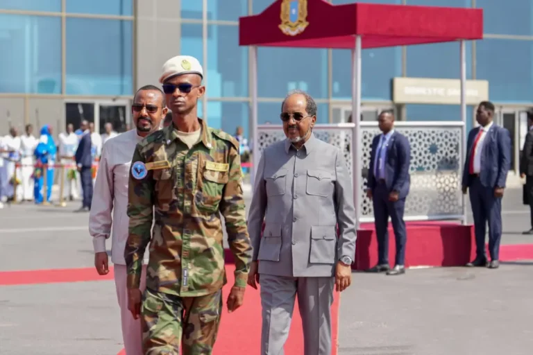 Somalia President  welcomed the Prime Minister of Ethiopia in Mogadishu.