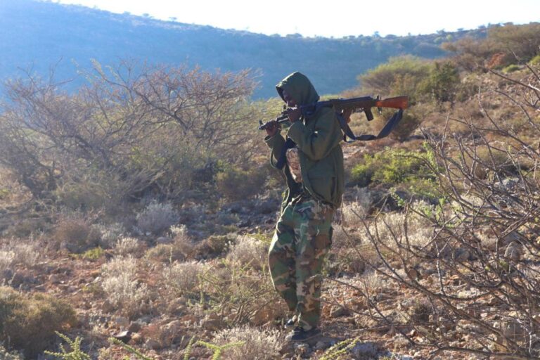 Faaf faahin: dagaal culus oo ka socda Buuraha Calmiskaad ee gobolka Bari