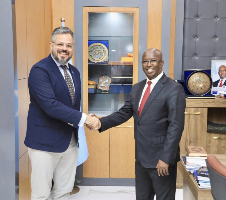 Muxuu kala hadlay duqa Muqdisho madaxda ka socotay hay’adda IOM ?