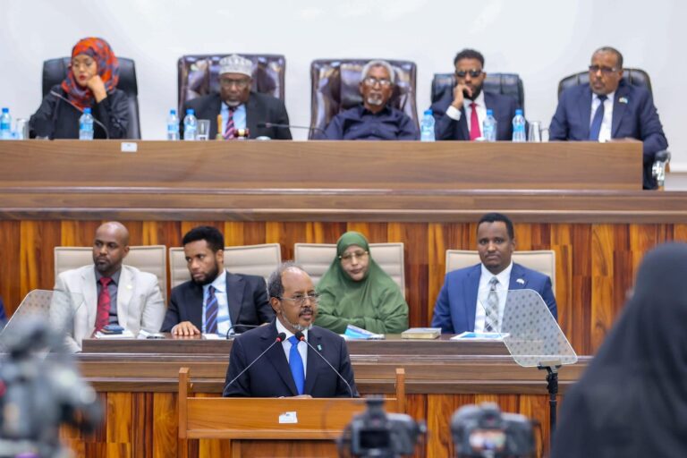 Madaxweyne Xasan Sheekh oo sheegay in dalka ay ka dhaceyso doorashada Qof iyo Cod