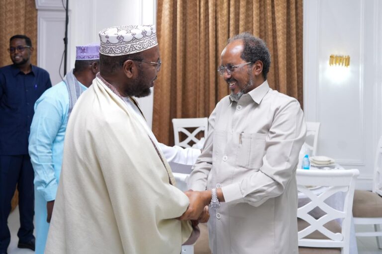 Madaxweyne Xasan Sheekh oo kulan muhiim ah la qaatay culimada Soomaaliyeed