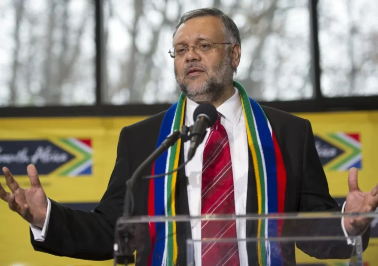 Mareykanka oo eryay safiirkii Koofur Africa u fadhiyay Washington