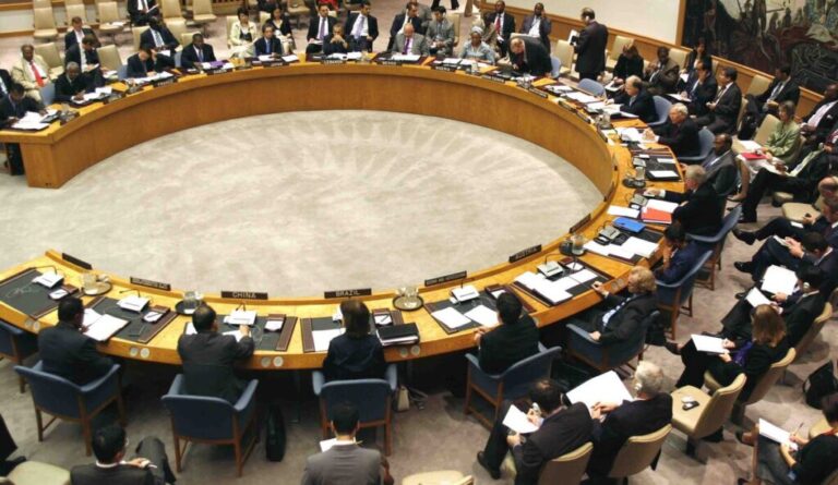 UN issued  a resolution to amend the recently lifted arms embargo on Somalia.