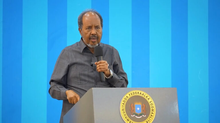 Madaxweyne Xasan Sheekh ” kooxda ‘AS’ ma awoodan in ay qabsadaan Muqdisho”