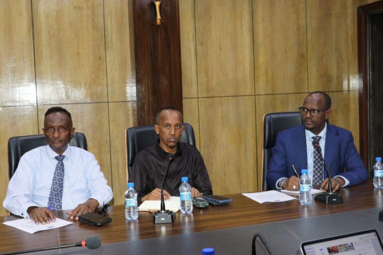 Wasiirka Wasaaradda Batroolka iyo Macdanta oo hortagay Guddiga Kheyraadka Dabiiciga ah iyo Bii’ada ee Golaha Shacabka