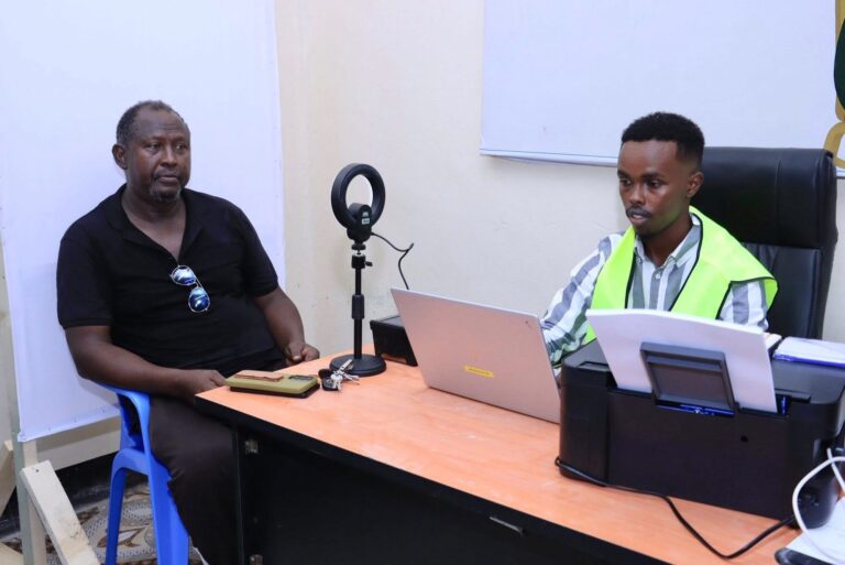 Diiwaangelinta Codbixiyeyaasha oo Si Rasmi ah uga Bilaabatay Degmada Dharkeynley