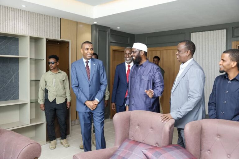 Somalia PM visited the Ministry of Endowments and Islamic Affairs.