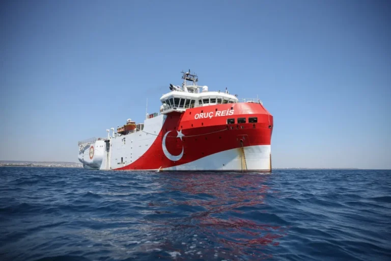 Turkish Oruç Reis oil exploration ship left Somalia, heading to Turkey.