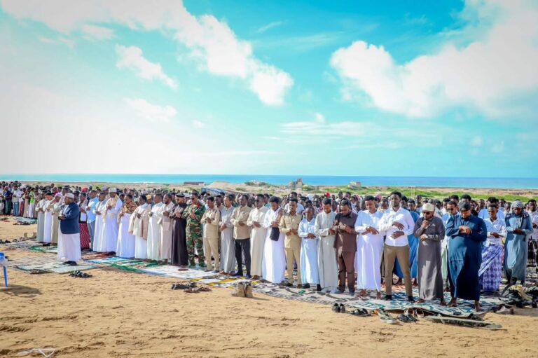 Somali Leaders and Citizens Jointly Observe Eid al-Adha Prayers in the Capital and Across the Country
