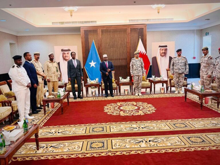 Wasiirka Gaashaandhigga Soomaaliya oo Booqday Kulliyadda Ciidanka ee Dalka Qatar