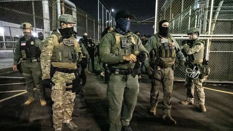 Trump orders increase in migrant deportations