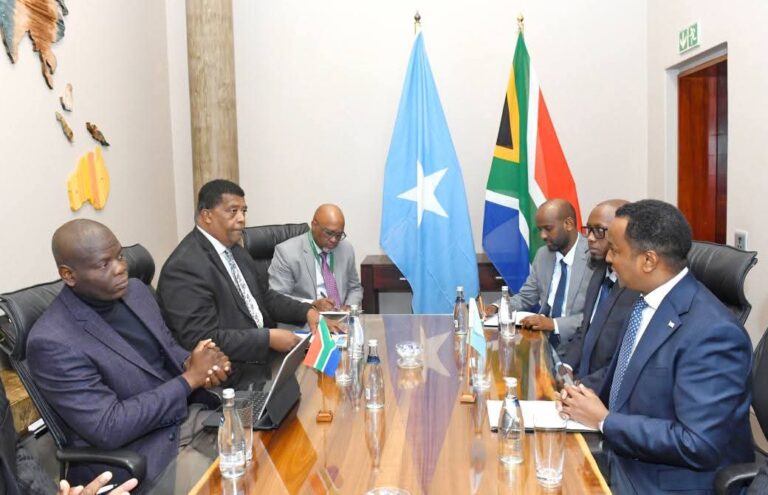 Somalia and South Africa discuss bilateral relations.