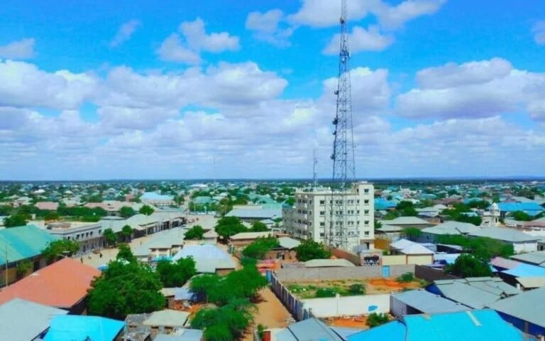 Fight breaks out again on the outskirts of Beled-hawa.