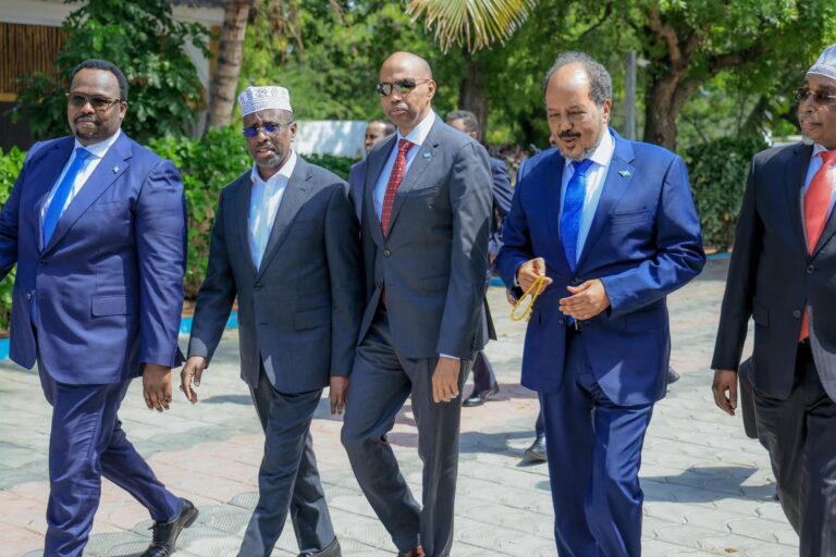 WAR DEGDEG AH: Madaxweyne Xasan Sheekh iyo Madasha Samatabixinta oo Kulan Albaabadu u Xirnaayeen Ku Yeeshay Muqdisho