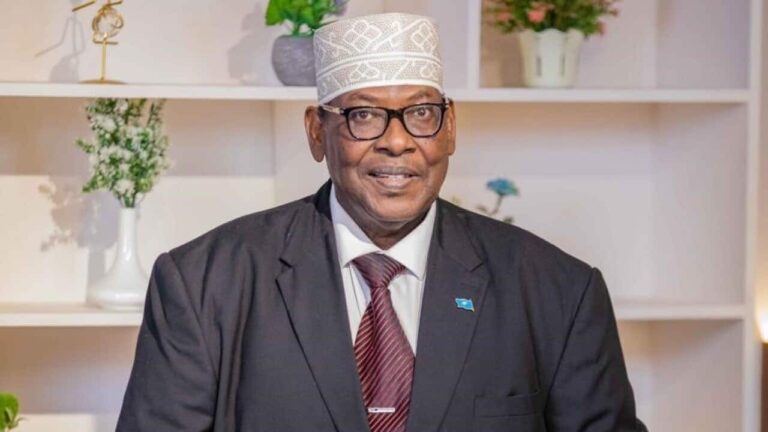 DEG DEG: Xildhibaan Maxamed Cumar Dalxa oo Saacado Lagu Xayiray Garoonka Joma Kenyatta ee Nairobi