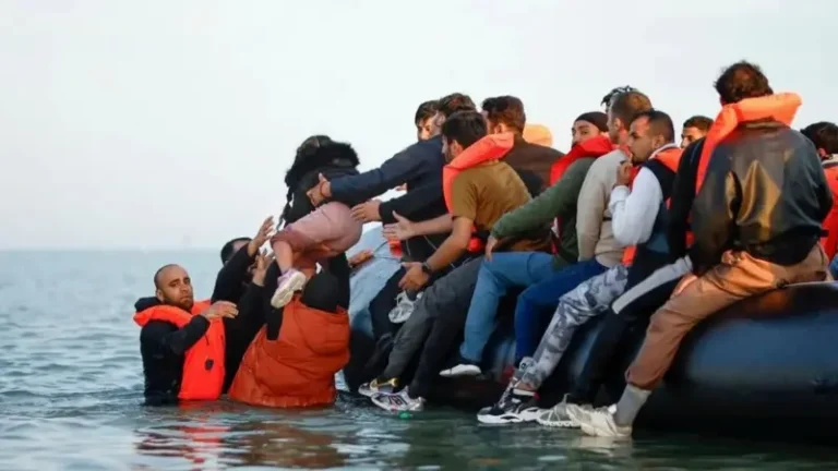 Doon siday in ka badan boqol iyo konton qof oo tahriibayaal ah oo ku degtay xeebaha koonfureed ee dalka Yemen