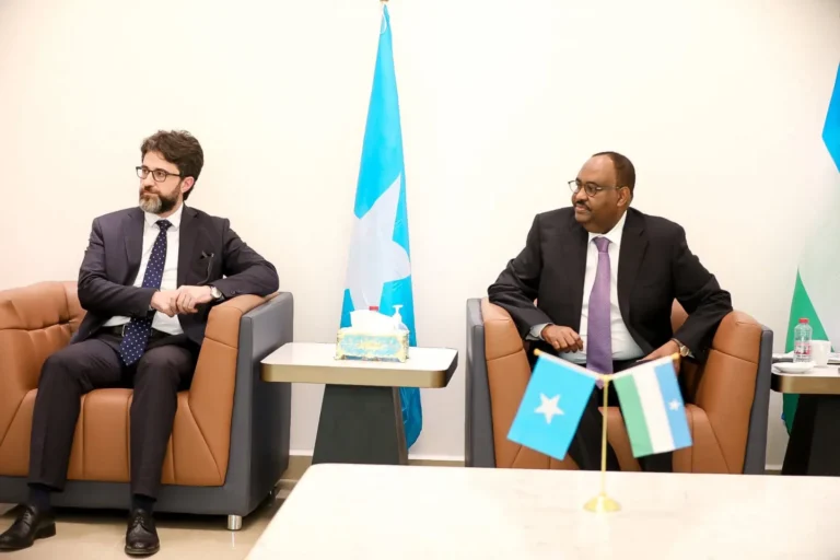 Dawladda Puntland aya si rasmi ah ugu wareejiso dawladda Turkiga masuuliyadda markabka MVSeaWorld iyo shixnadda.