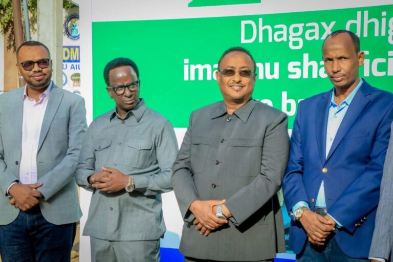Governor Mungaab announced to re-open the closed roads in Mogadishu.