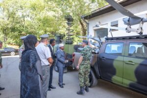 Gz3JpkHXQAAaCQP-300x200 Somali Defence Minister Tours Serbian Military Research Institute.