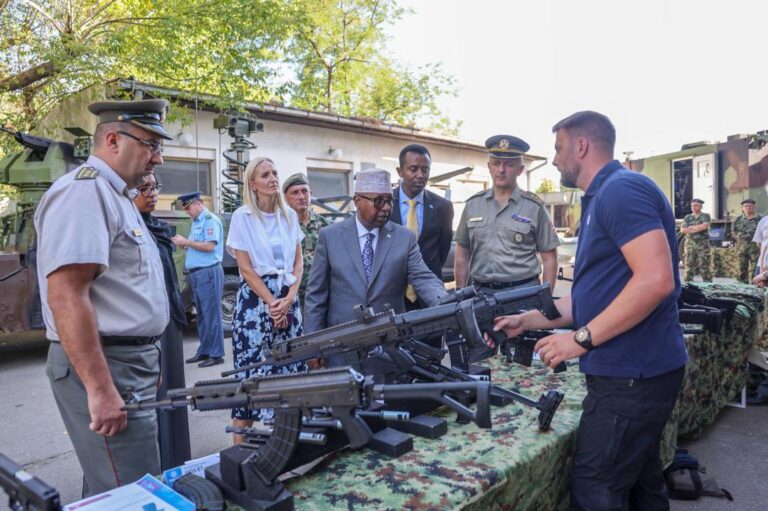 Somali Defence Minister Tours Serbian Military Research Institute.