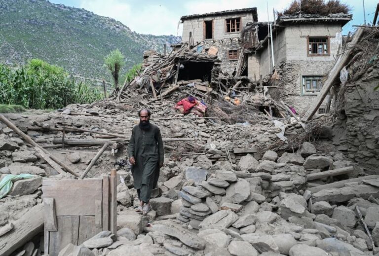 Hundreds of People dead following an Earthquake in Eastern Afghanistan.